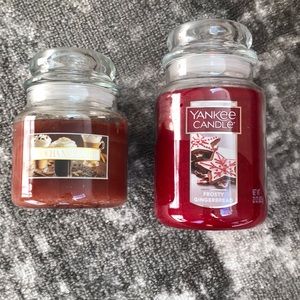 2 yankee candles